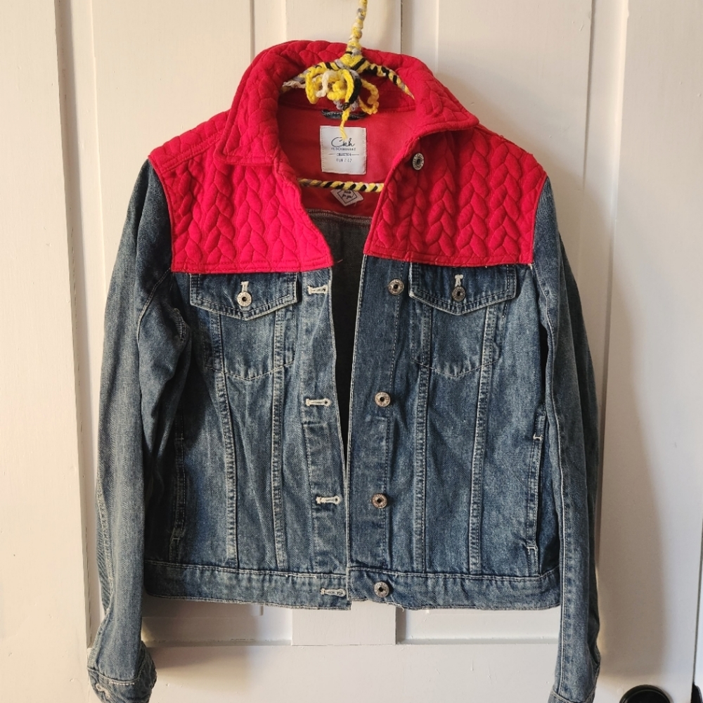Jean jacket with red panels